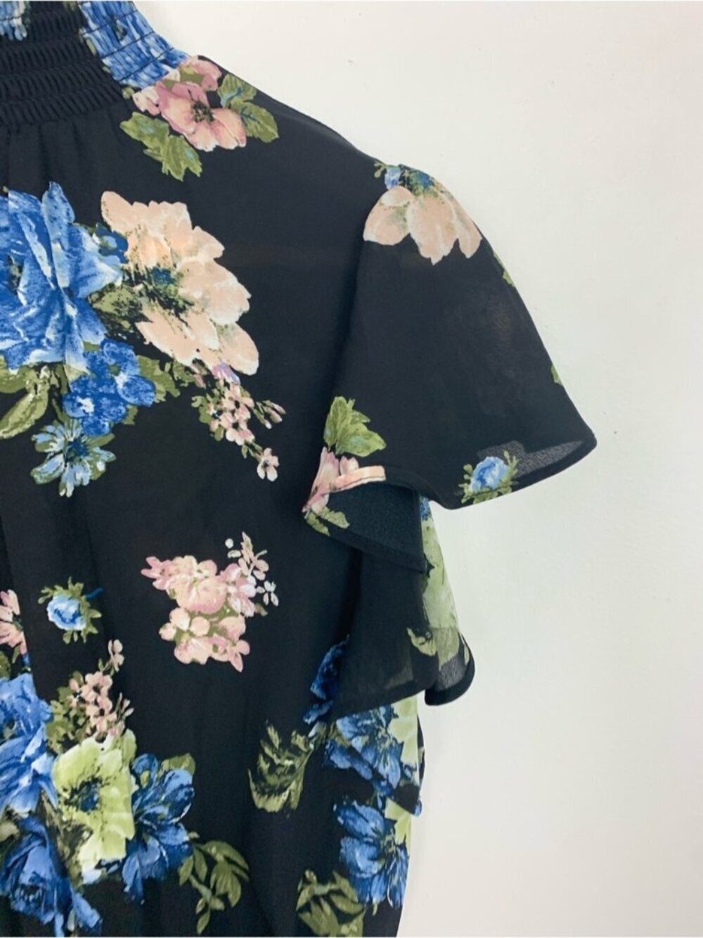Shinestar Flutter Sleeve Blouse - Picture 4 of 8